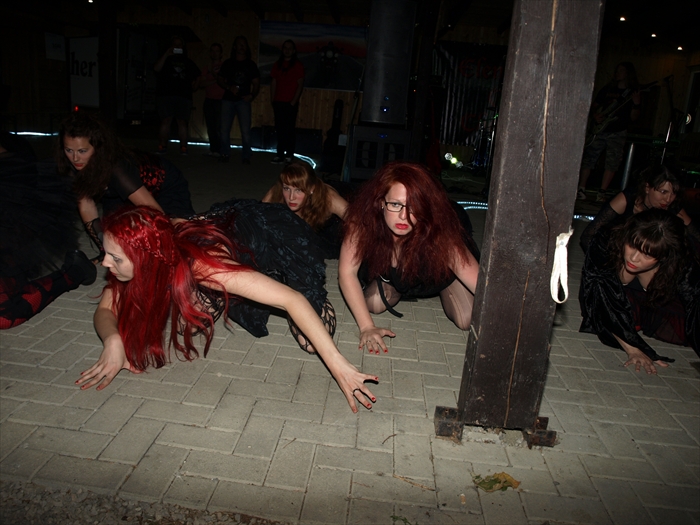 2014-06-07 22.35.18 13 Schwiegerswacken Open Air Hells Belles